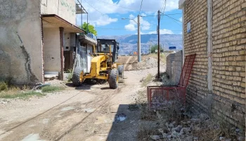 زیر سازی کوچه های شهر رستاق با گریدر